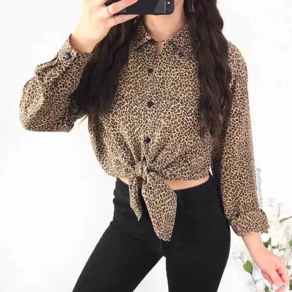 ❤️SALE❤️ Brown leopard silk button down top - Picture 2 of 5